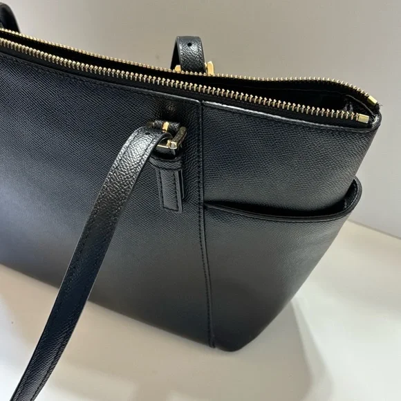 Michael Kors Elegant Black Tote - Picture 6 of 14